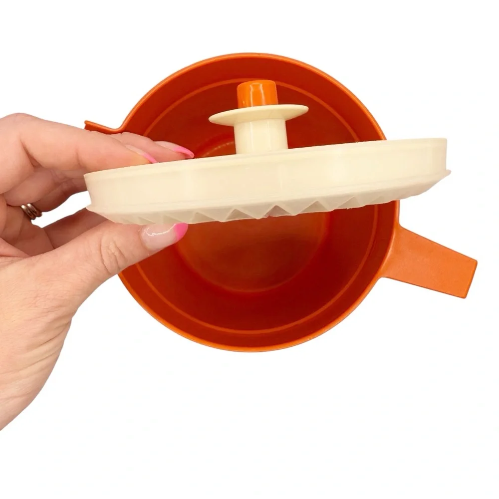 Vintage Tupperware 1.5 Quart Pitcher‎